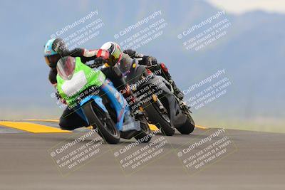 media/Sep-11-2022-SoCal Trackdays (Sun) [[81b7e951af]]/Turn 9 (930am)/